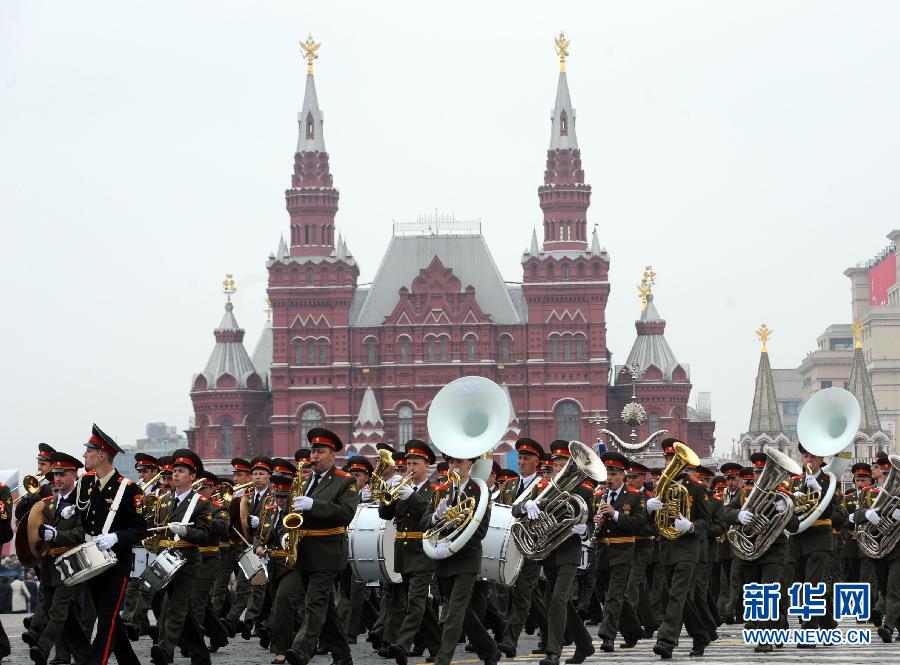 （国际）（4）俄罗斯举行红场阅兵庆祝卫国战争胜利67周年