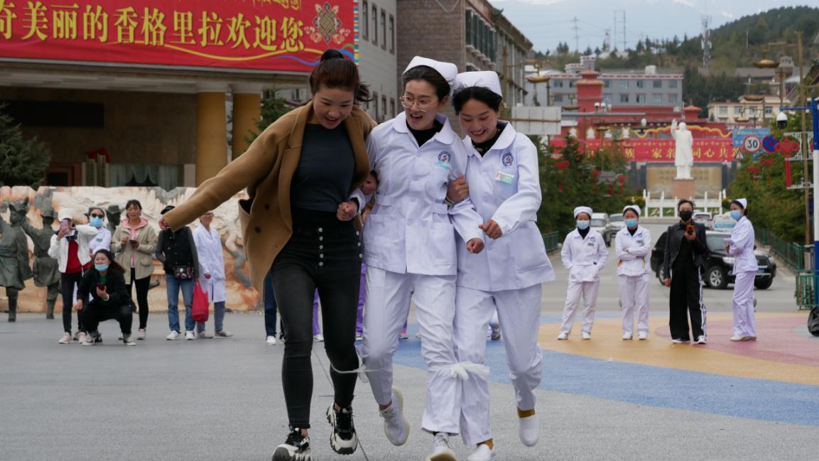 迪庆州人民医院开展护士节庆祝活动